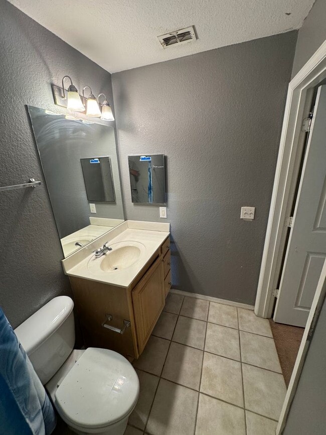 Building Photo - First 2 weeks free offer