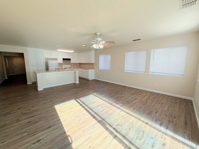 Building Photo - 1330 Riverside Ct