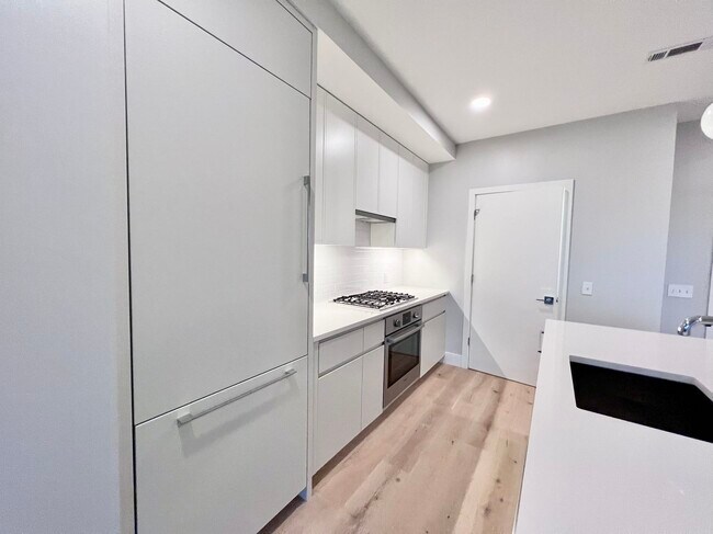 Building Photo - 191 Washington St