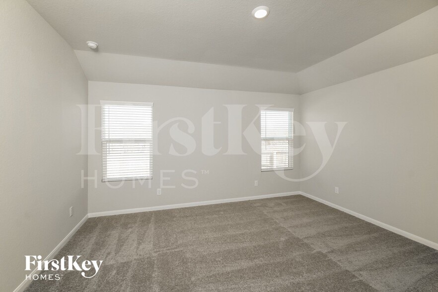 Building Photo - 6707 Hatchery Way