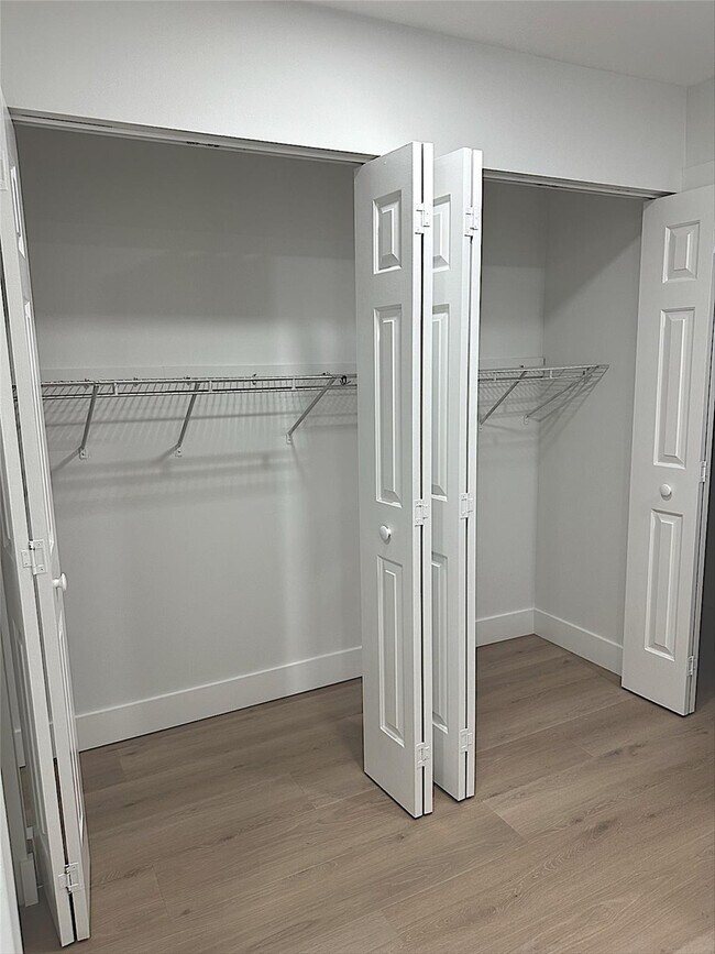 Building Photo - 5710 Coach House Cir