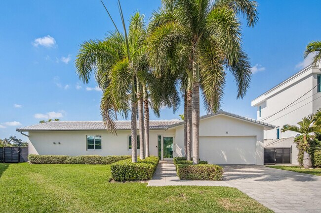 Building Photo - 35 Castle Harbor Isle Dr