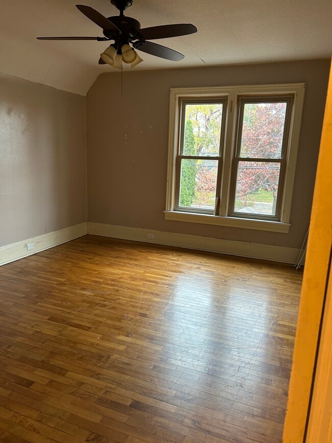 Building Photo - 417 Nicolet Blvd