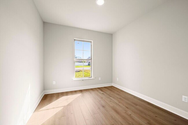 Building Photo - 30673 Dunn Rd