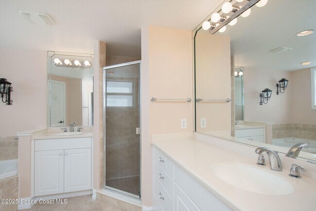 Building Photo - 7 Indian River Ave