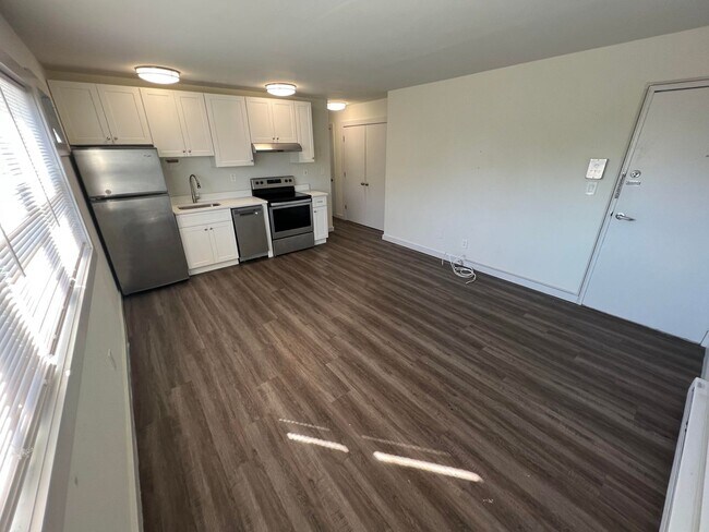 Interior Photo - 510 5th Ave