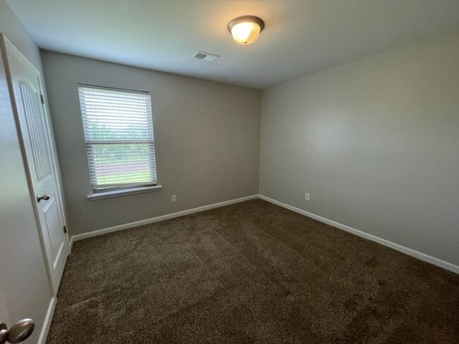 Building Photo - Bethel Park Subdivision! Four Bedrooms!