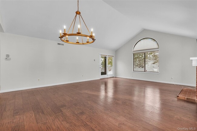 Building Photo - 504 Heritage Hls