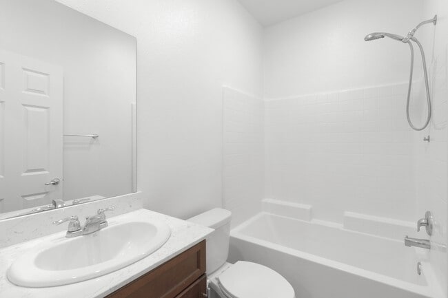 Building Photo - 3511 Pear Ct