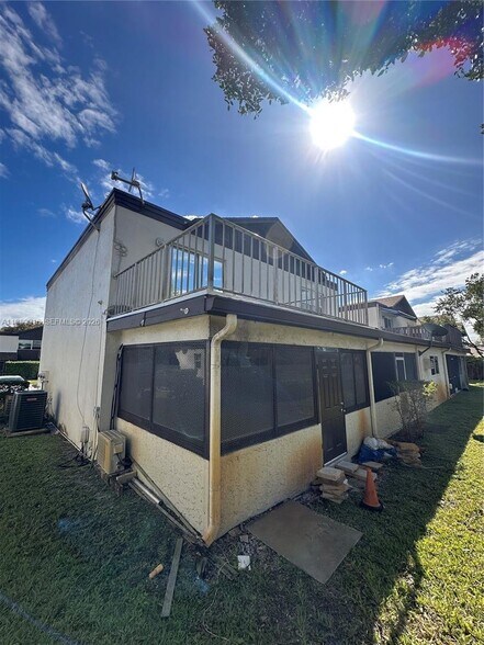 Building Photo - 3201 NW 4th Terrace