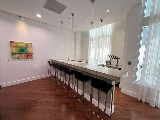 Building Photo - 234 NE 3rd St