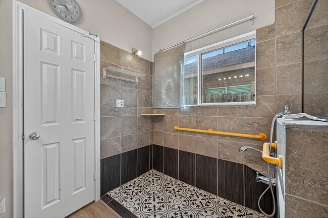 Building Photo - 14574 Empanada Dr