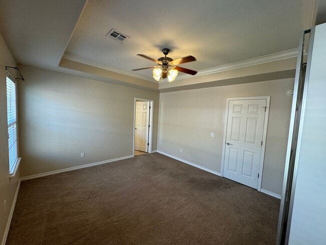 Building Photo - Gorgeous 3-Bedroom Home with Spacious Yard