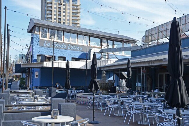 Building Photo - 70 Sheridan Dr NE