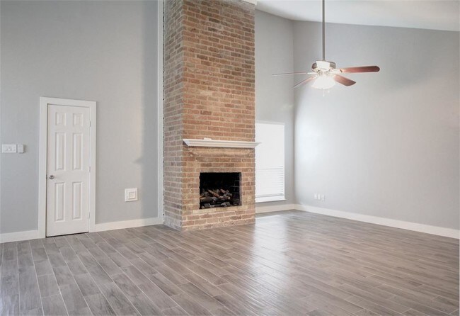 Building Photo - 13515 Ravensway Dr