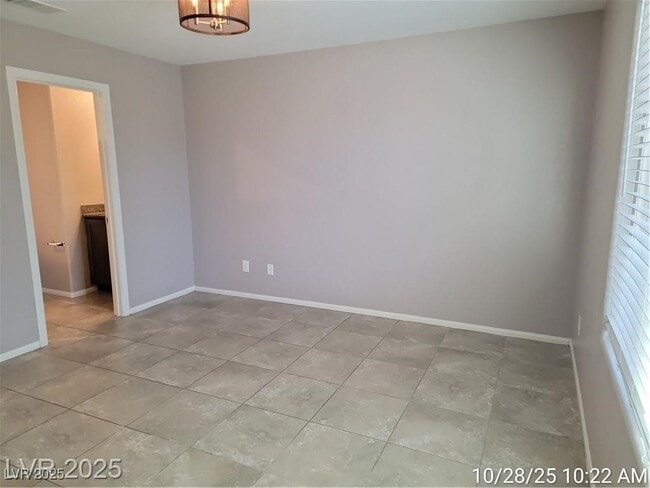 Building Photo - 1297 Raritan Pl