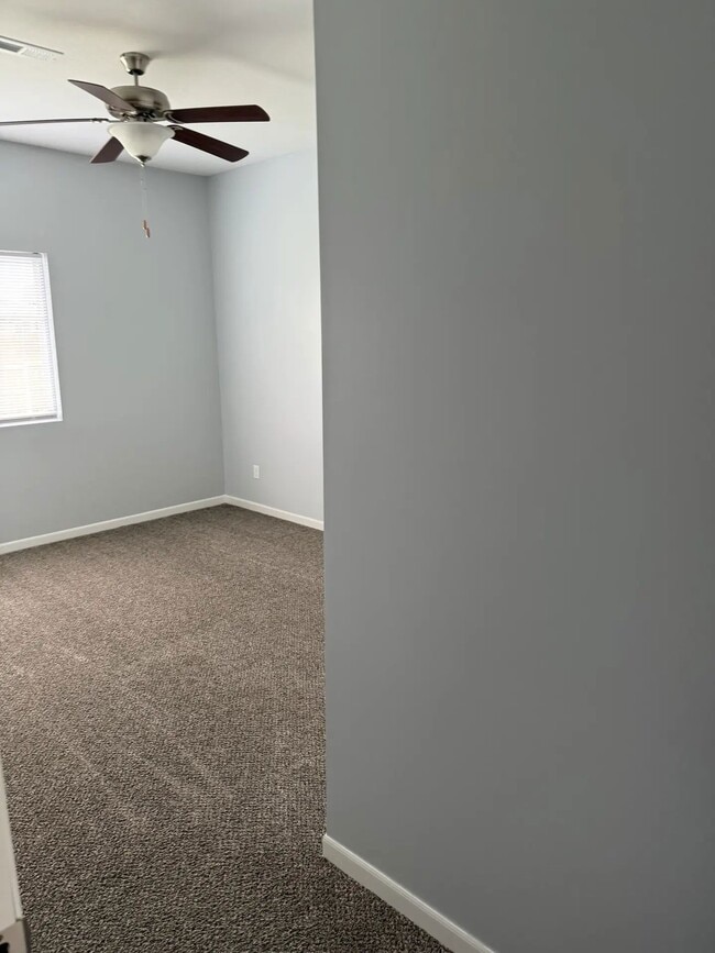 Building Photo - 10613 E Conifer St