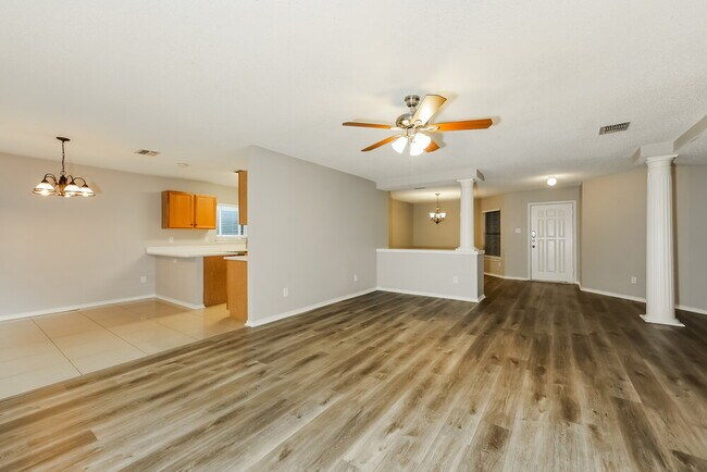 Building Photo - 6606 Beryl Dr