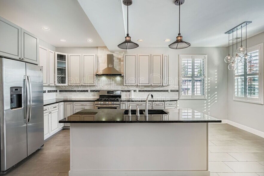 Building Photo - 2474 Eaton St