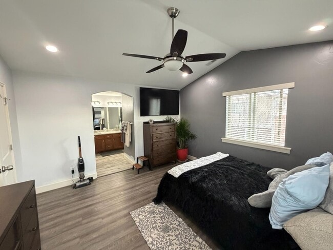 Building Photo - 6929 S Vlg Hvn Dr