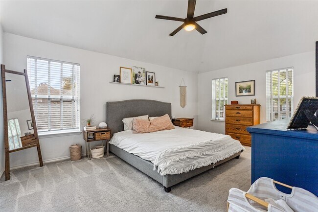 Building Photo - 5325 Cambridge Ct