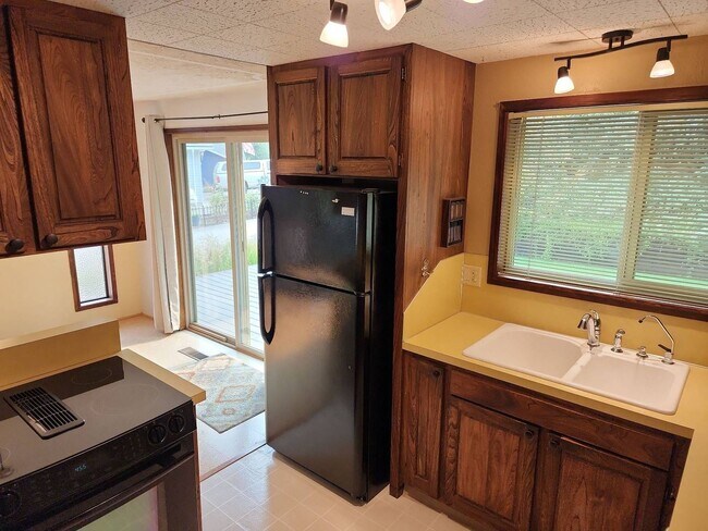 Building Photo - Clinton Dr