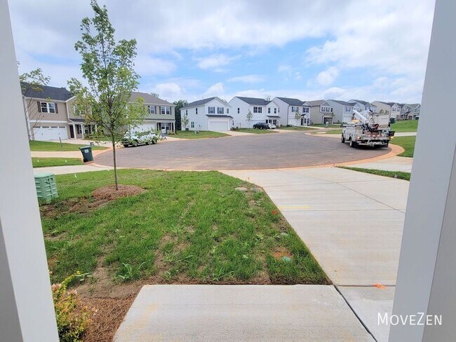 Building Photo - 5014 Fallmeade Rd