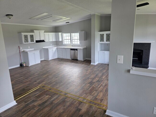 Building Photo - 1527 Haymount Rd