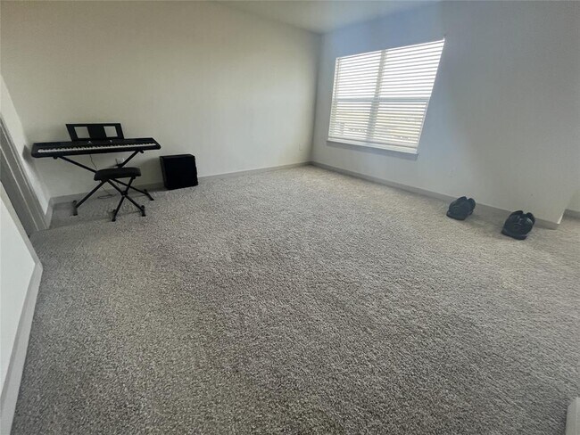 Building Photo - 3729 Beechmont Dr.