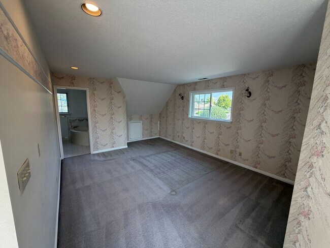 Building Photo - 479 S Palisade Dr