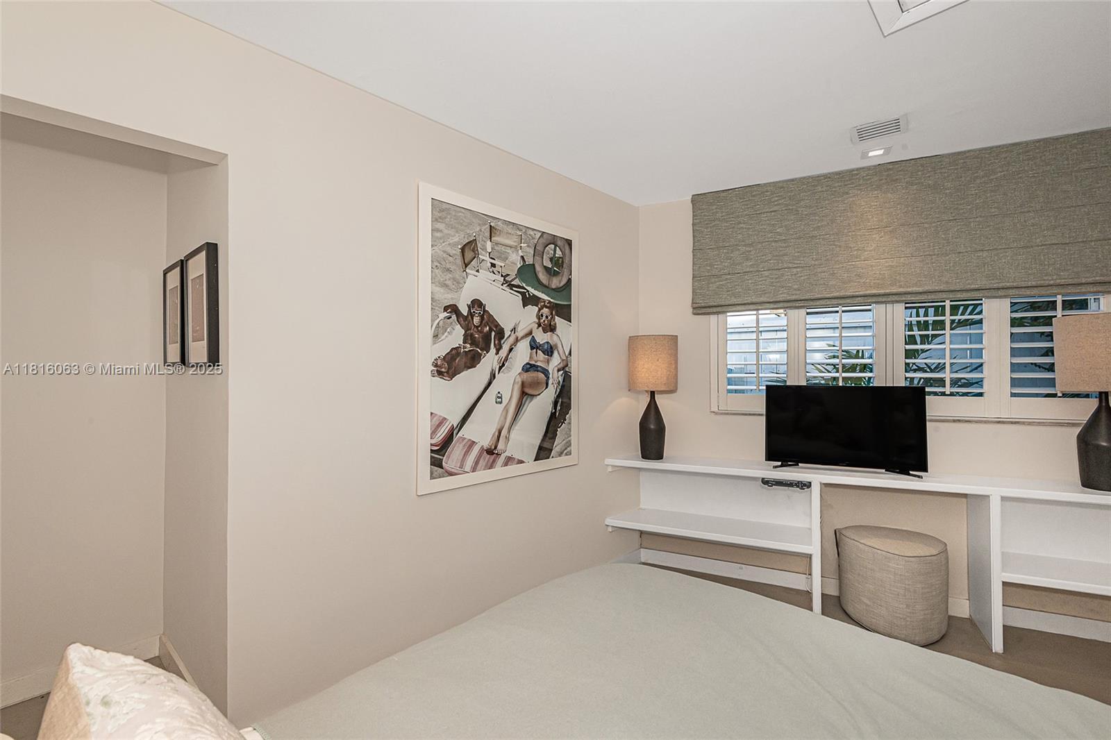 Building Photo - 375 Harbor Ct