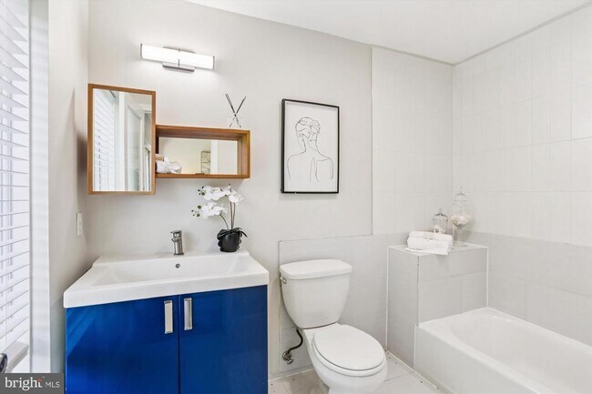 Building Photo - 3222 13th St NW