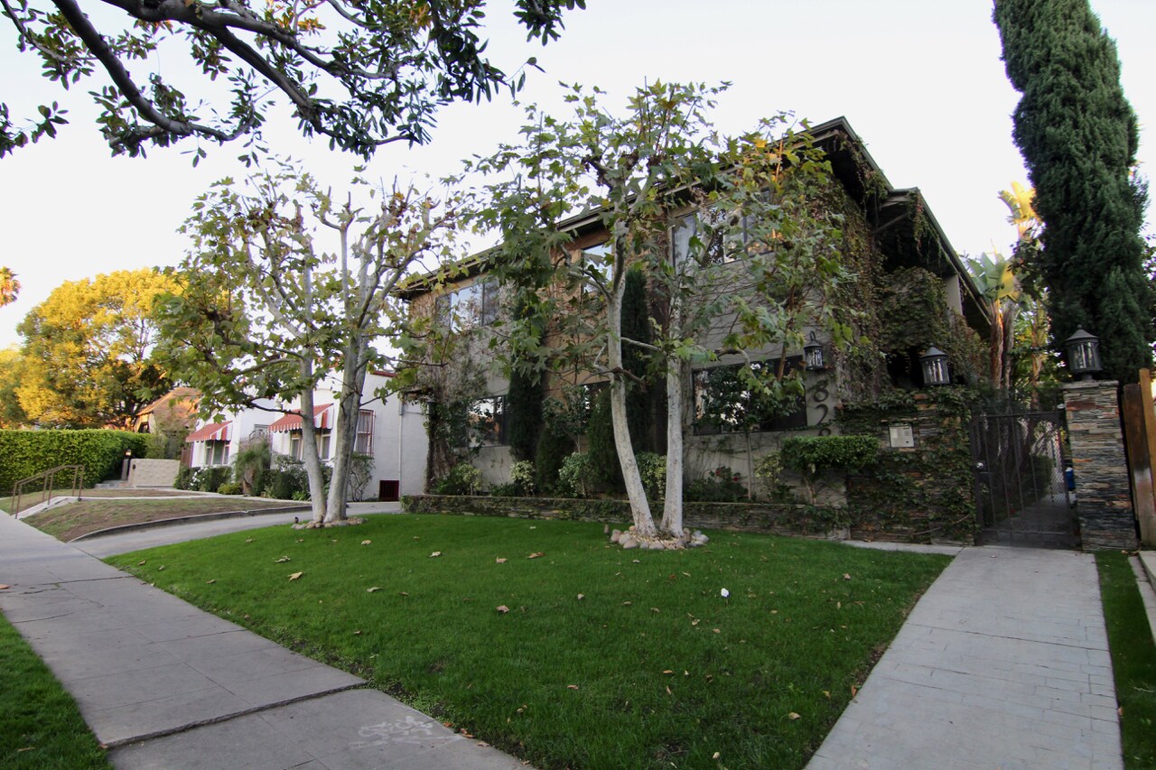 Building Photo - 822 N Martel Ave
