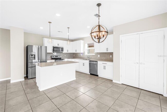 Building Photo - 8527 Abalone Loop