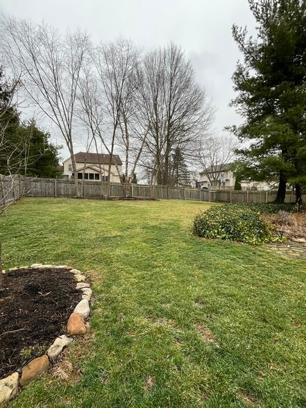 Building Photo - 208 Caswell Dr