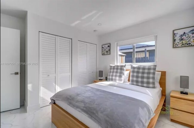 Building Photo - 10010 SW 162nd St