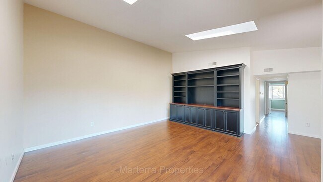 Building Photo - Amazing 2nd Floor Home for 55-Plus in Huntington Landmark Adult Community