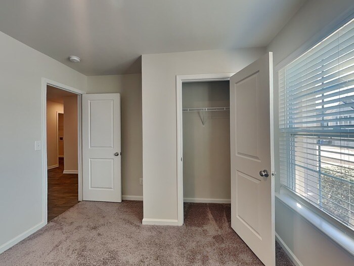 Building Photo - 64 Blue Fescue Way