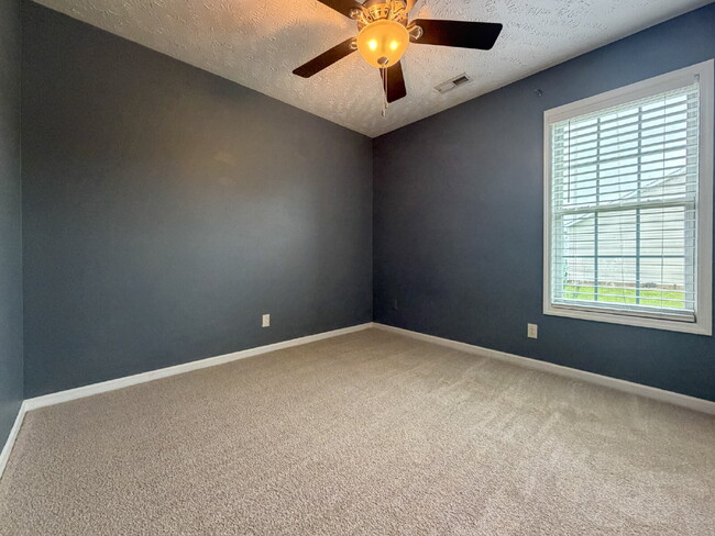Building Photo - 162 Cavalier Dr