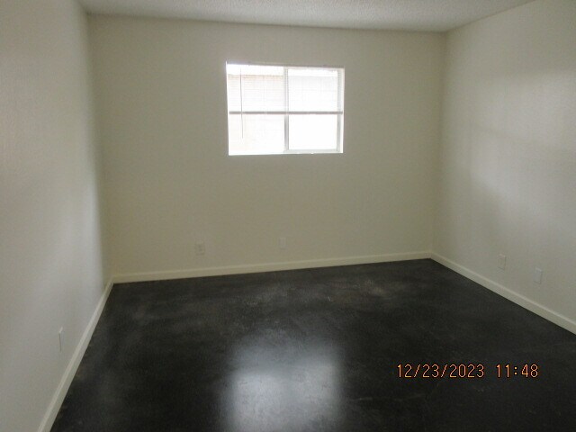 Building Photo - 198 W Mariposa St