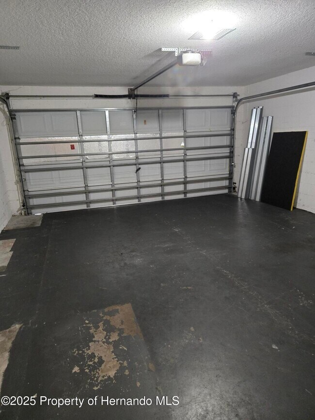 Building Photo - 1330 Clovis Ln