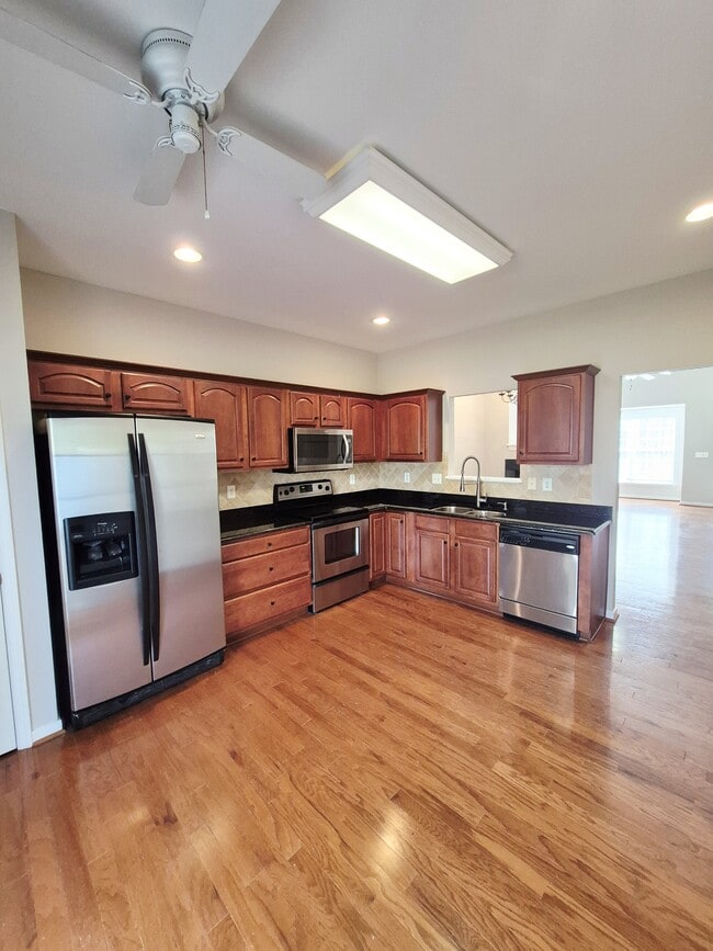 Building Photo - 1563 Providence Knoll Dr