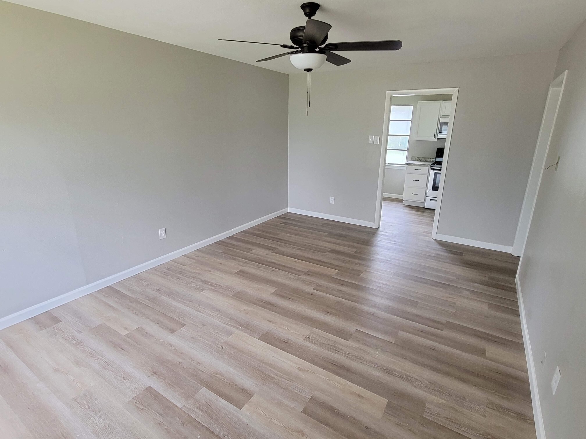 Building Photo - 8321 Bunche Dr