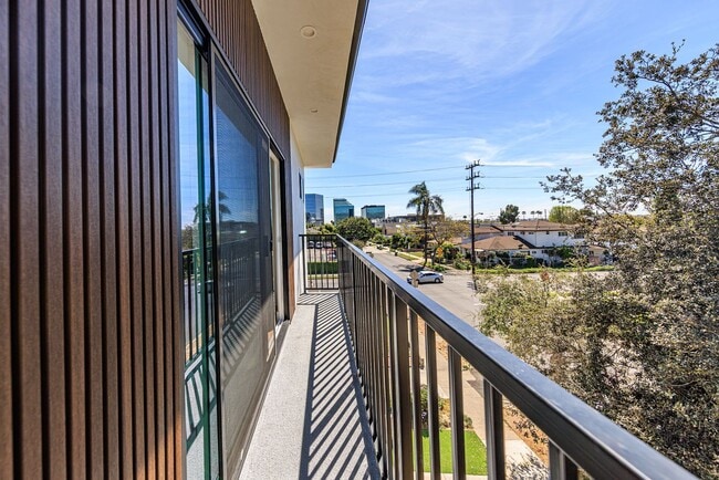 Building Photo - 1954 Purdue Ave