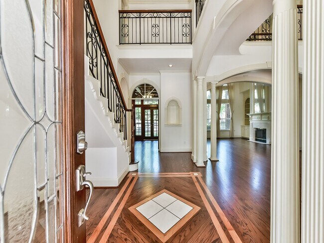 Building Photo - 166 E Capstone Cir