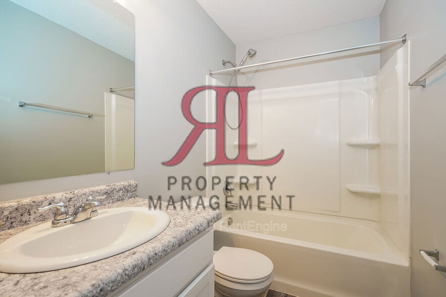 Building Photo - 42 Waterman Ave