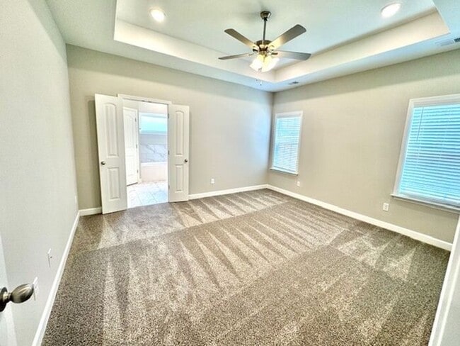 Building Photo - Now Leasing a 4-bedroom 2.5 bath home in W...