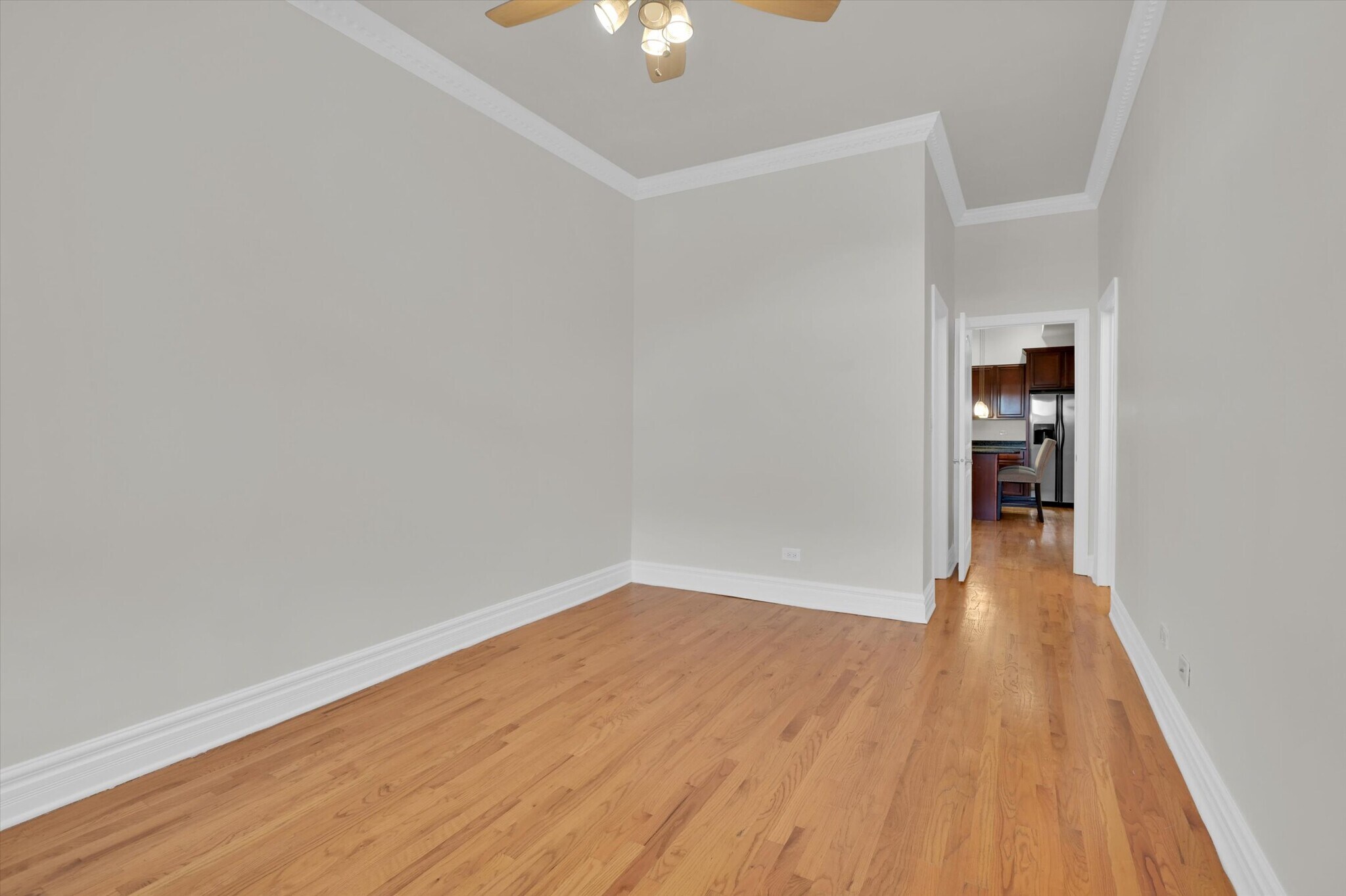 Building Photo - 4856 S Prairie Ave