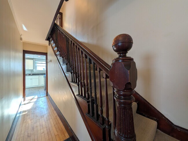 Building Photo - 204 Rockland St