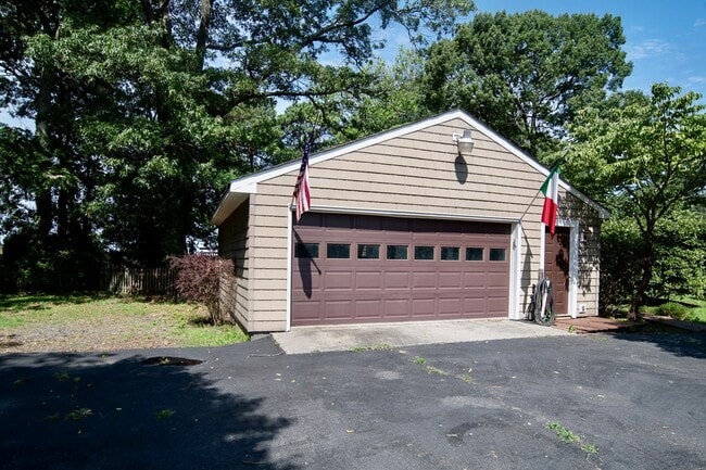 Building Photo - 12182 Heron Dr